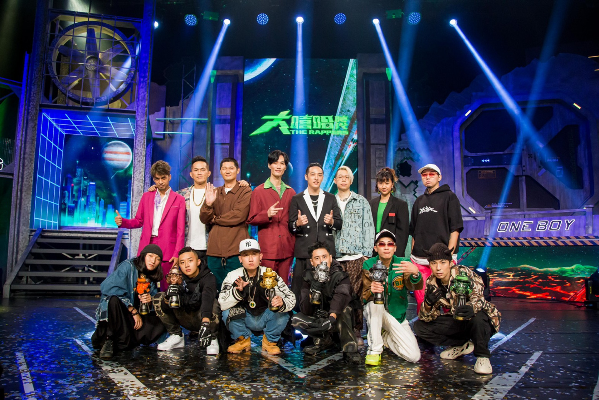 導師主持人客座導師與六強選手合照