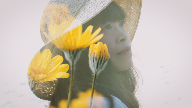 從女孩心事唱到熟齡的釋然  米拉拉推新MV〈CHIN CHIN乾杯〉向困難致敬