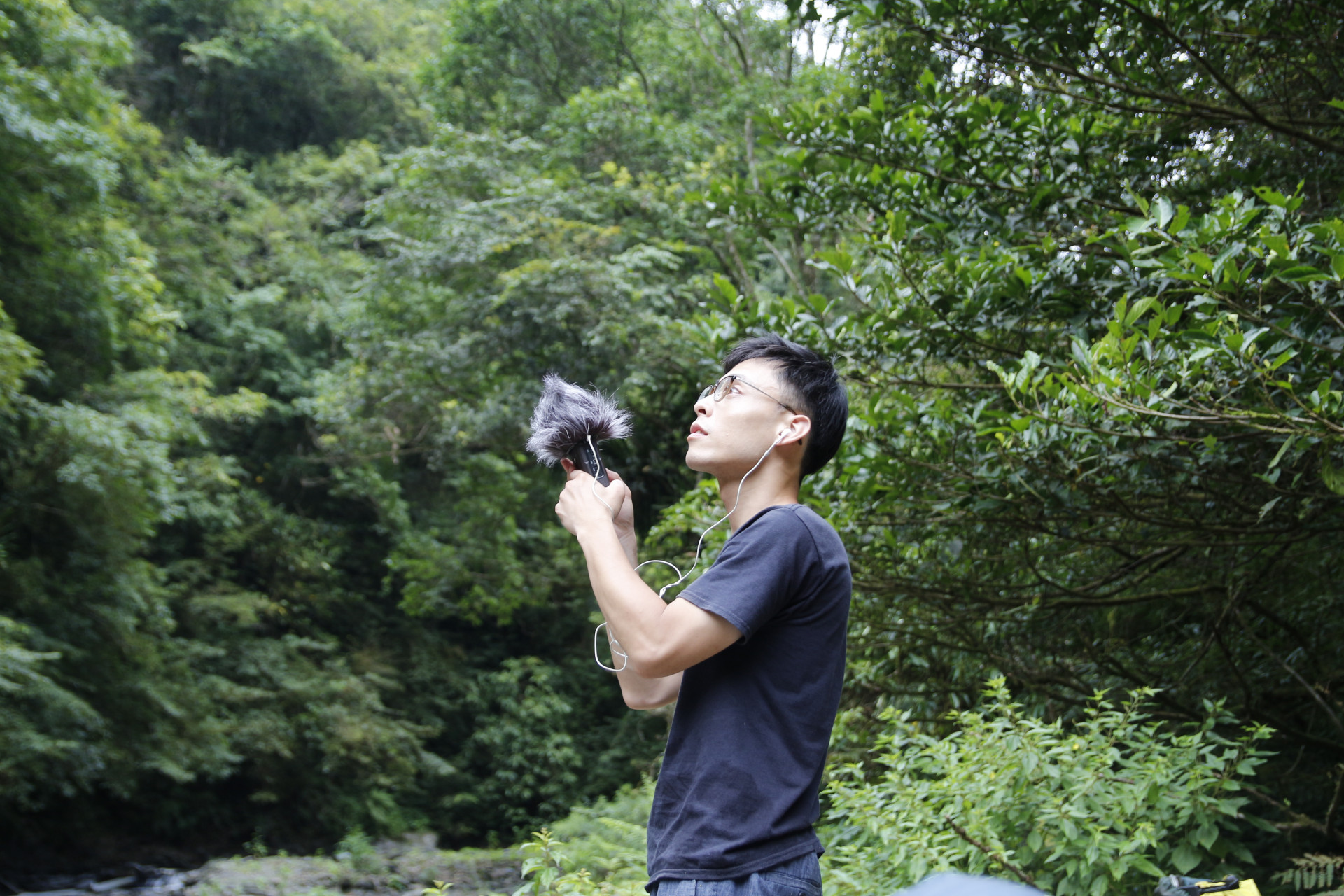 〈路〉是克里夫首次嘗試獨力完成製作編曲的作品