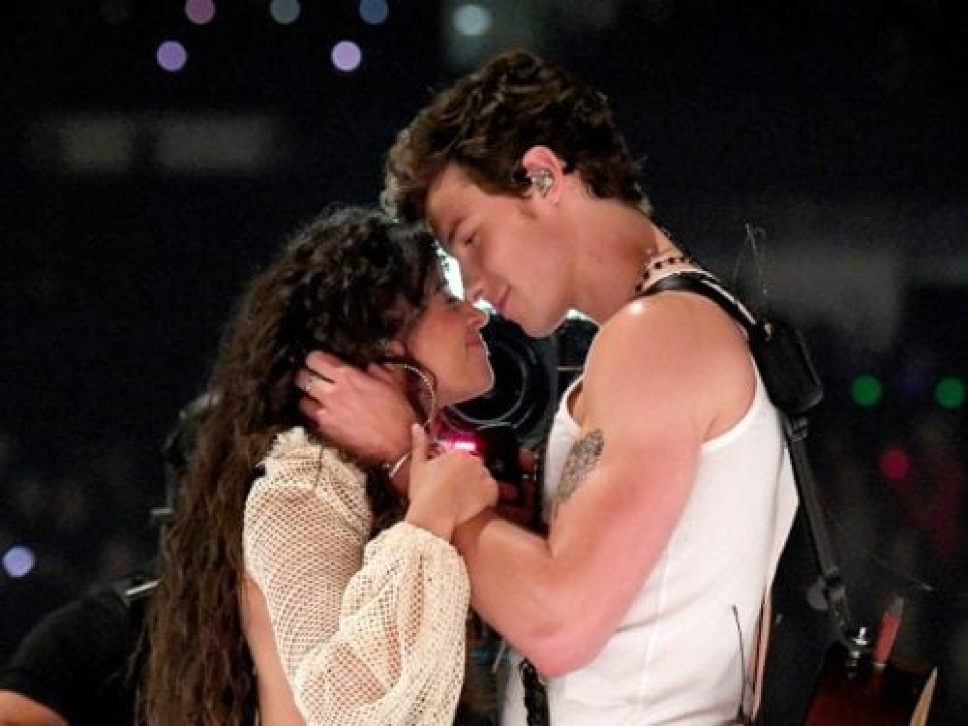 shawn-mendens-camila-cabello-500x375