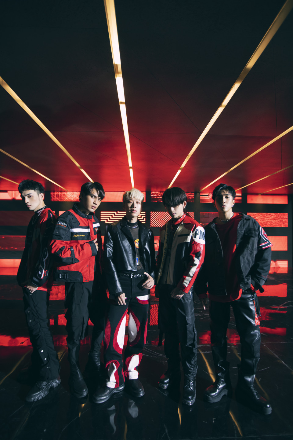 五堅情月面著陸MV紅拷貝