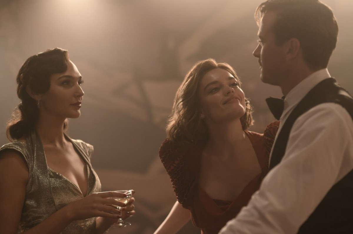 遠赴埃及取景!Gal Gadot 絕美主演《尼羅河謀殺案》預告出爐