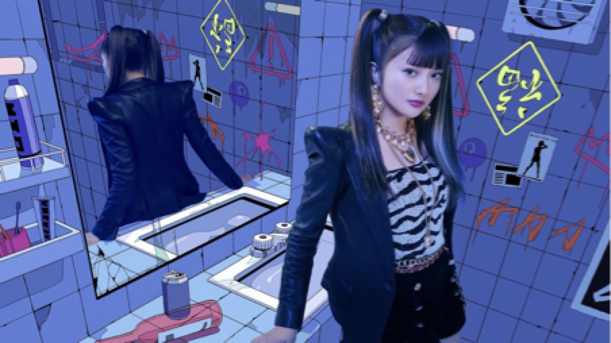 與Charli XCX合作，「令和濱崎步」安齊歌戀新曲〈現實相機〉正式發行！