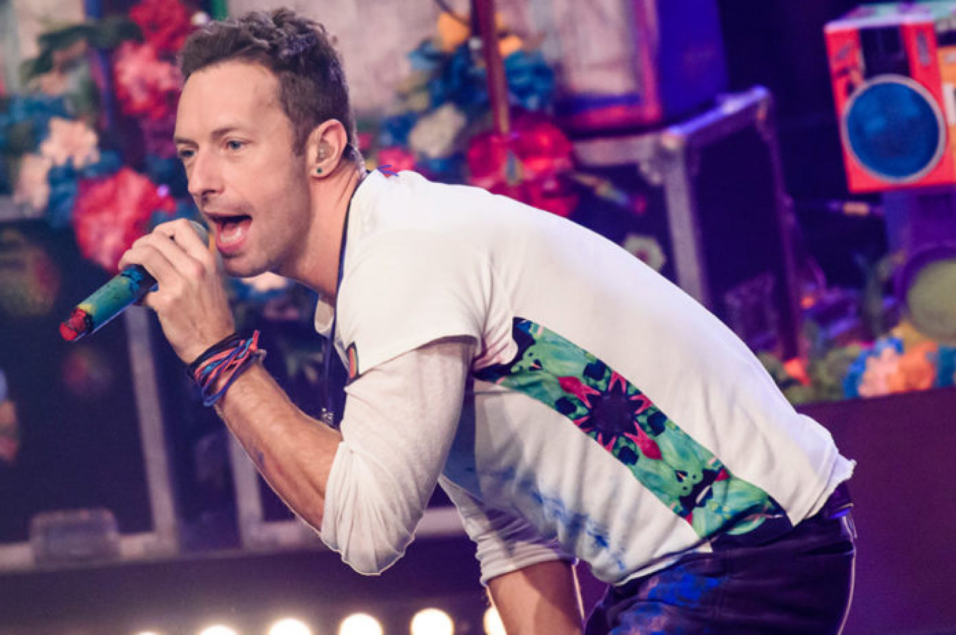 210116coldplay_getty501801216_30_210116-696x462