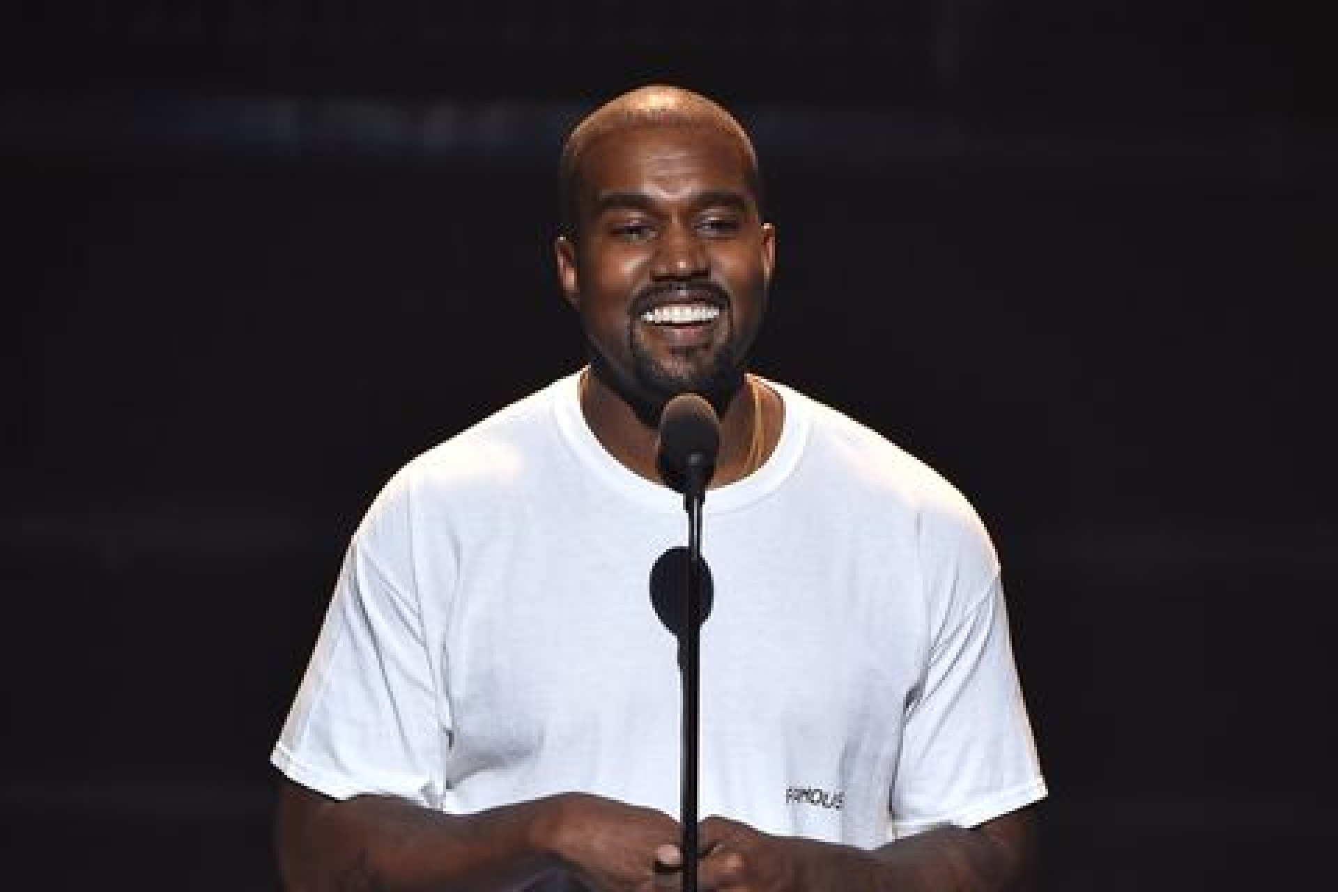 kanye-west-performs-onstage-during-the-2016-mtv-video-music-news-photo-1593975539