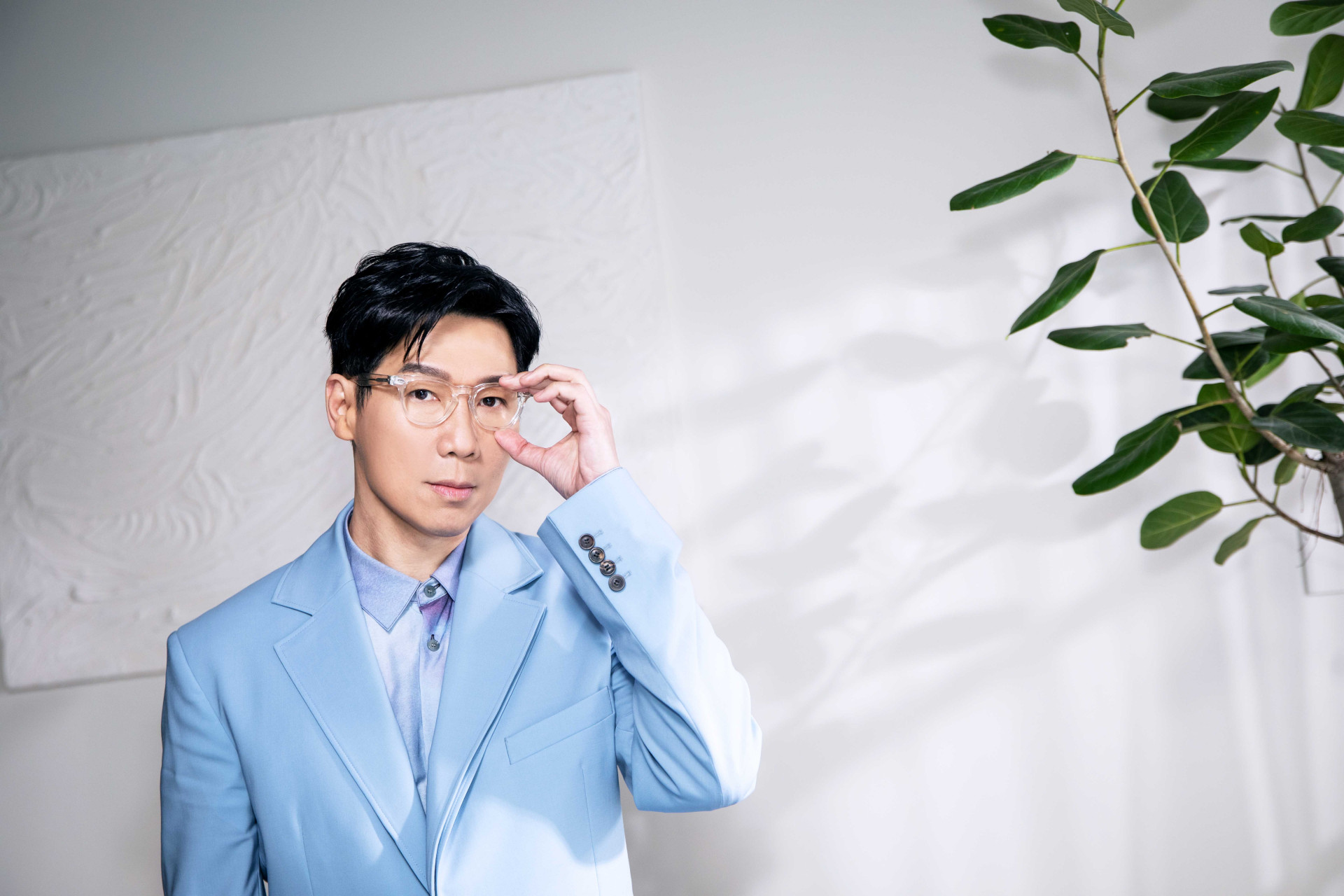 圖六:品冠看到五月天阿信寫的《不如我們今天見》歌詞的瞬間,就覺得很有感覺(照片提供:種子音樂)