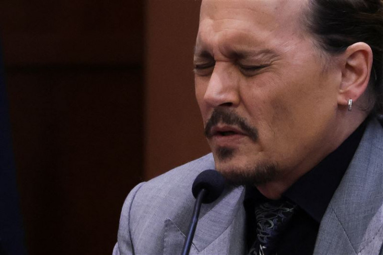 強尼戴普親上證人席！秀前妻「床上屎照」：壓垮婚姻最後一根稻草！