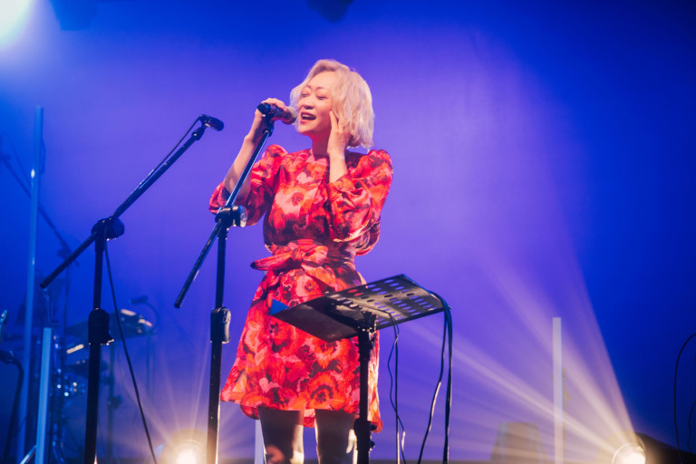 創作女伶「靜物Lisa Djaati」出道20年首場個人演唱會大成功！歌壇好人緣 吳青峰、萬芳、范瑋琪、黃玠等到場支持