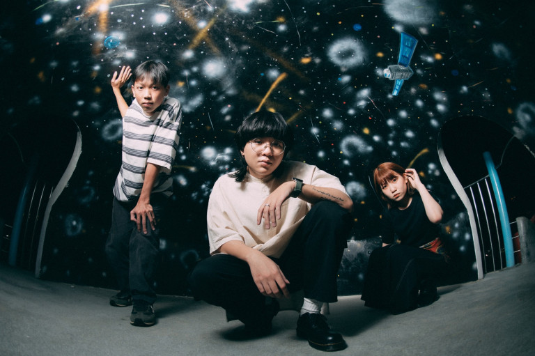 建國路多多 x 以捷合作新曲〈とりあえず〉與格式塔少女主唱Mikan唱出揮別分離與沈澱昇華的情誼