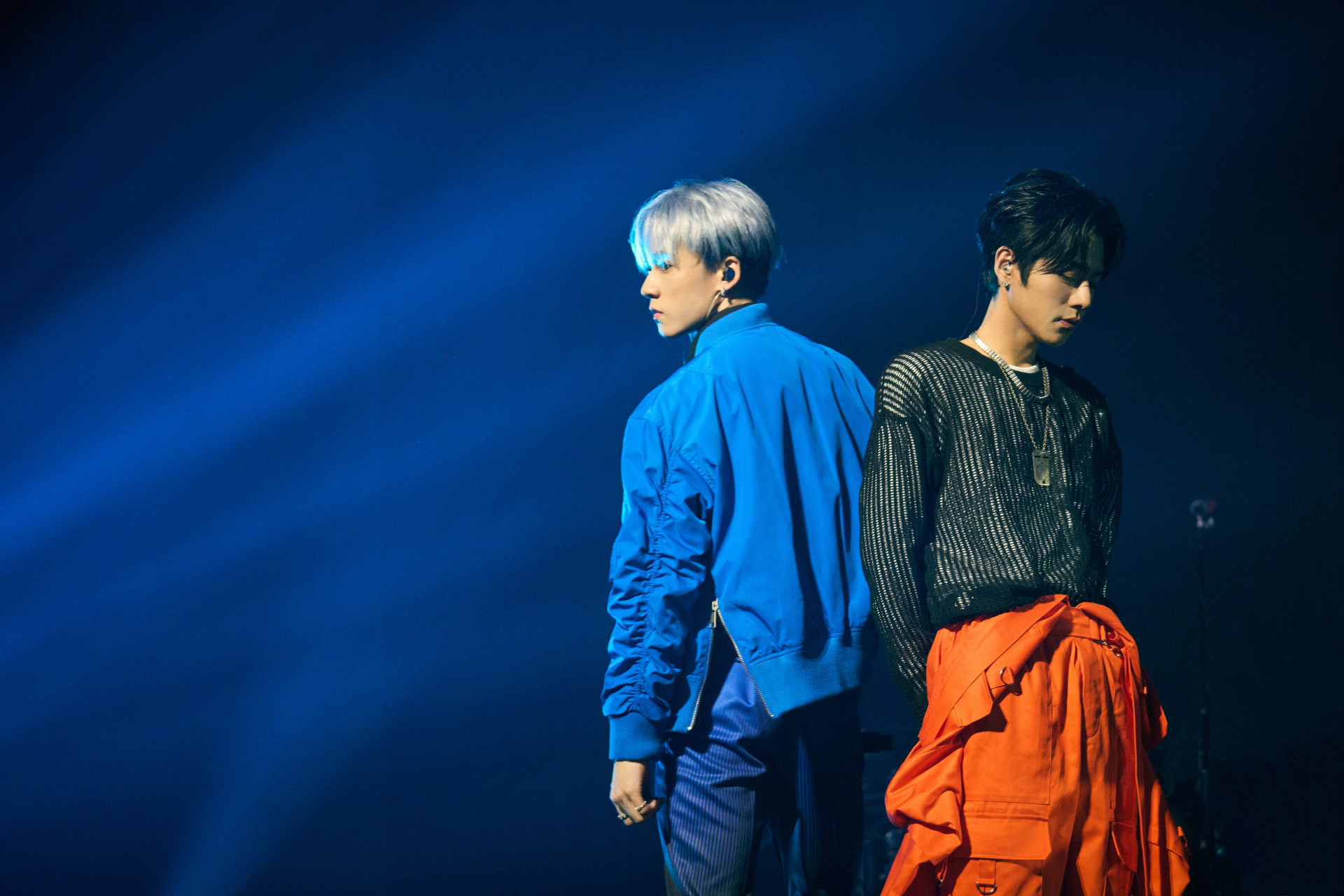 左:祖安、右:佳辰