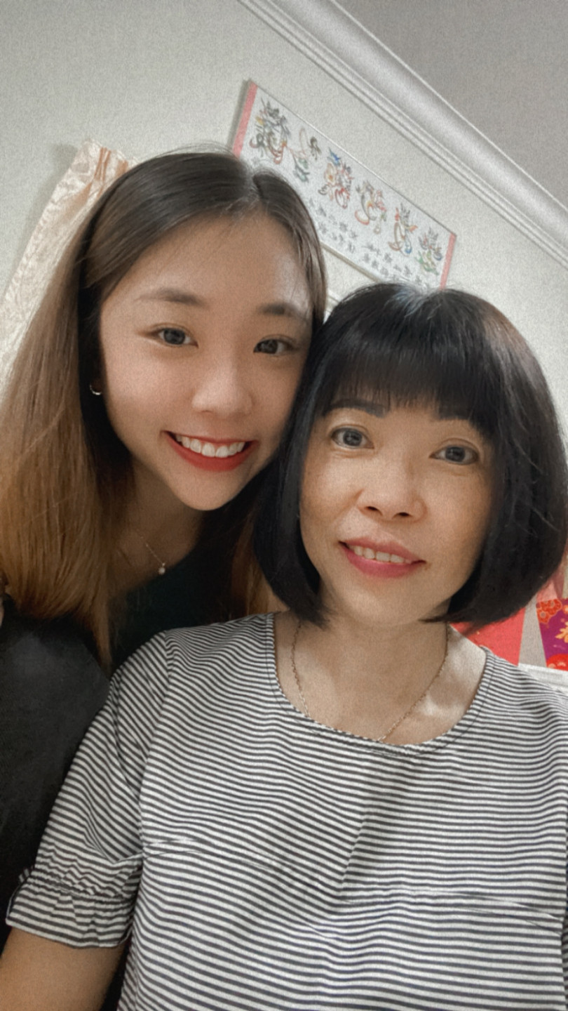 日前旋風式返鄉的艾薇 終於如願吃到媽媽做的家常菜