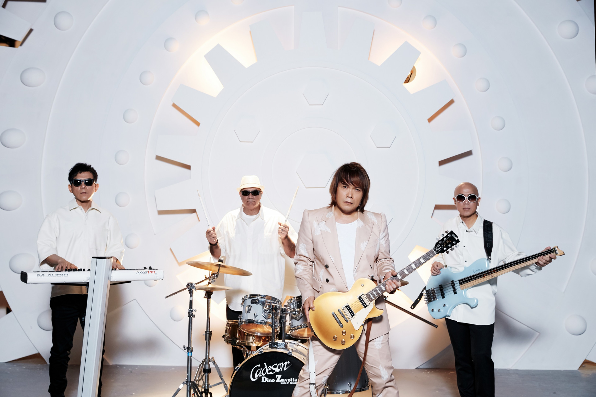 表達原創與音樂的流暢性  伍佰〈純白的起點〉MV今首播