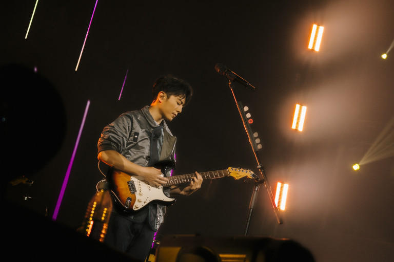 金曲主持人以及歌手身份兩頭燒  韋禮安不忘歌迷敲碗  宣布安可再攻蛋！