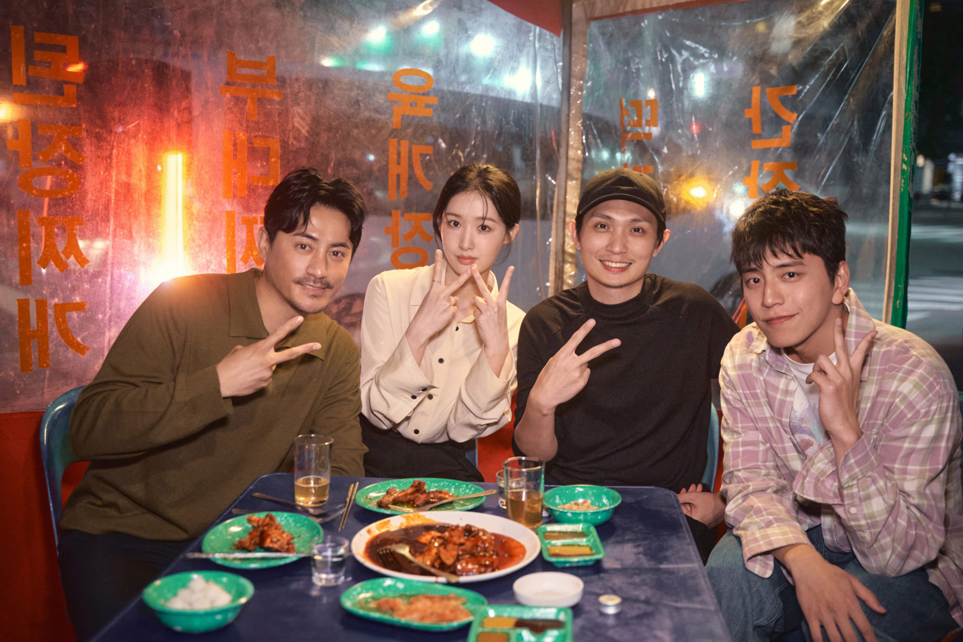 左至右:曹慧朱、朱熙載、殷振豪、王大陸