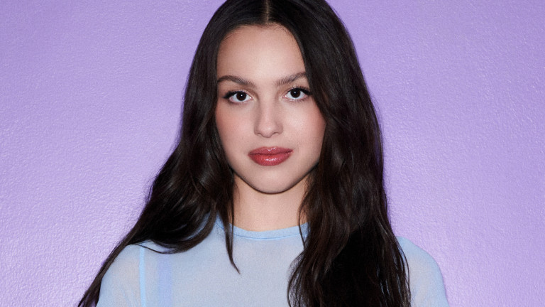 葛萊美獎肯定「追夢少女」奧莉維亞 再推出全新單曲〈bad idea right?〉MV 中大飆演技，描繪不顧一切也要與前任見面的心情！