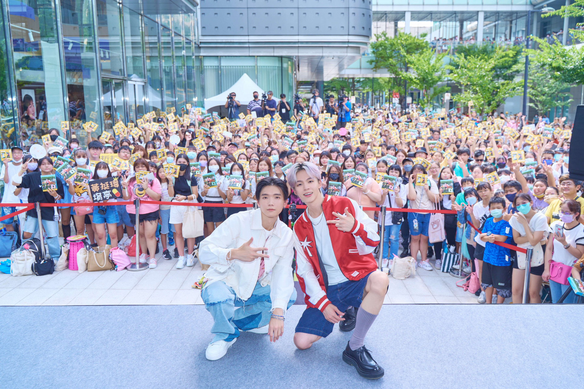 左:哲哲、右:瑋瑋2