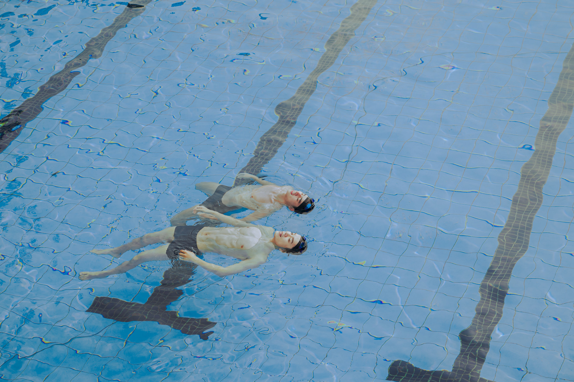 MV邀請新生代實力演員劉敬演出K6的年輕時代