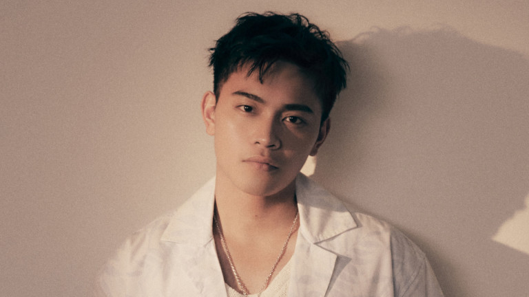 索尼30經典翻唱 情歌風暴席捲23年 2023新編版〈黃昏〉邱軍搖滾撕心吶喊詮釋