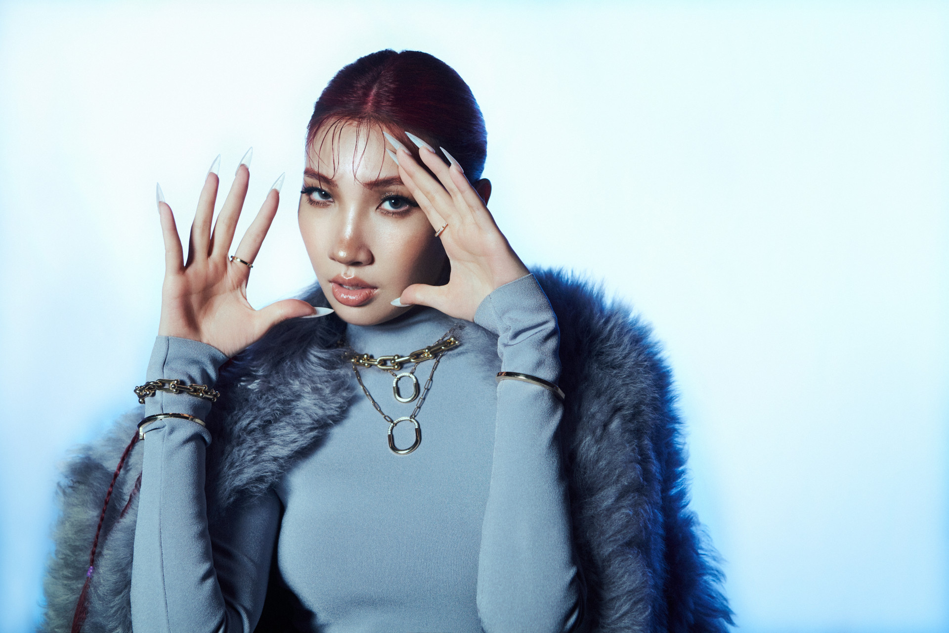 多次入圍金曲獎的超強女聲Karencici擔任本屆「臺北時裝週 X Vogue FNO」主題曲主唱