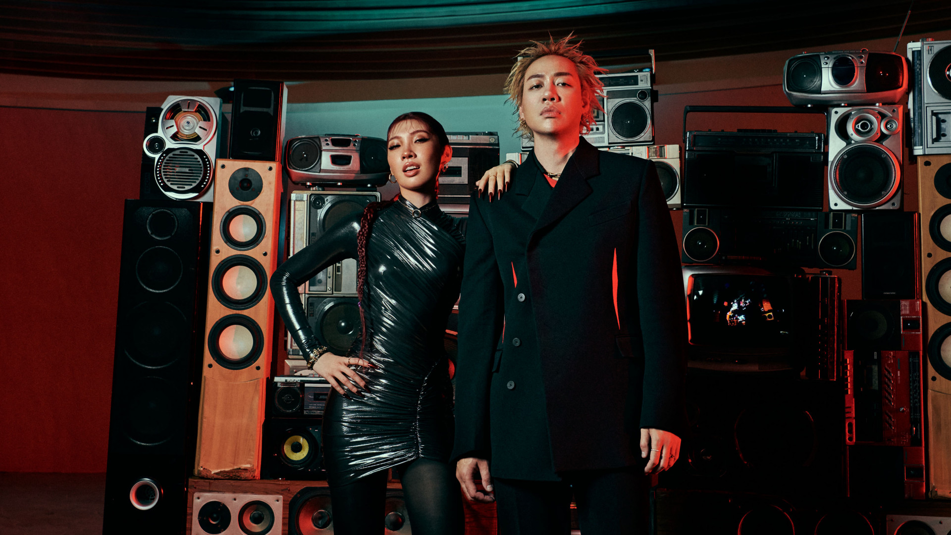 音樂鬼才的Starr Chen陳星翰及超強女聲Karencici攜手為本屆「臺北時裝週 X Vogue FNO」創作主題曲(1)