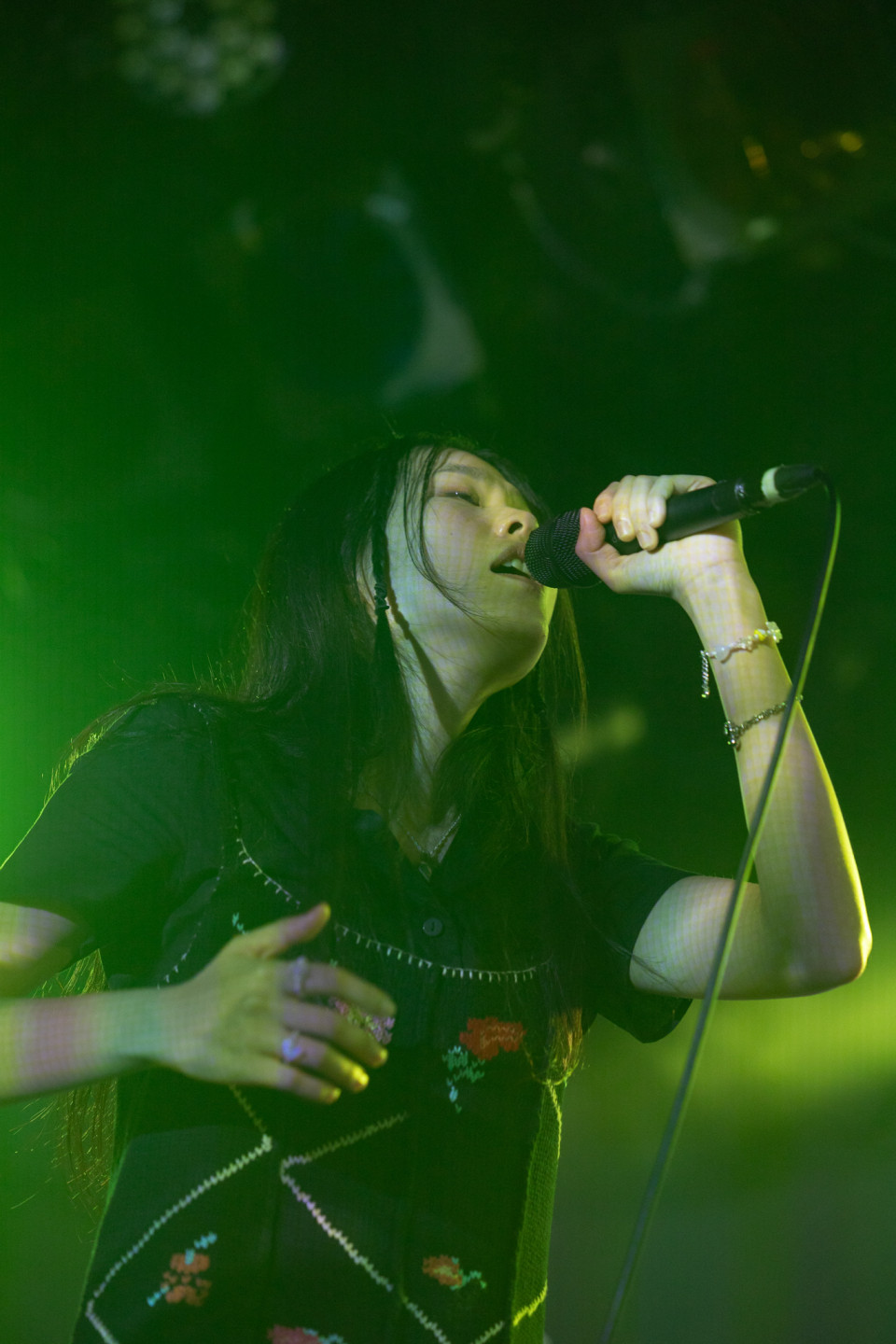 柯泯薰圓夢成為樂團女主唱 在日本澀谷開唱