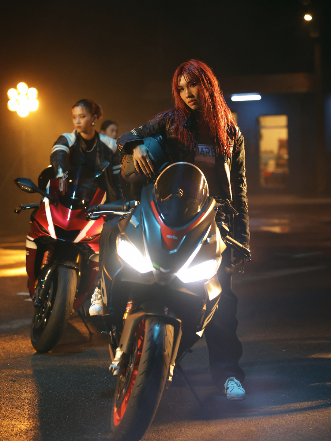 Karencici〈Bad Girls Behave〉MV 騎重機復刻經典美式Y2K風格