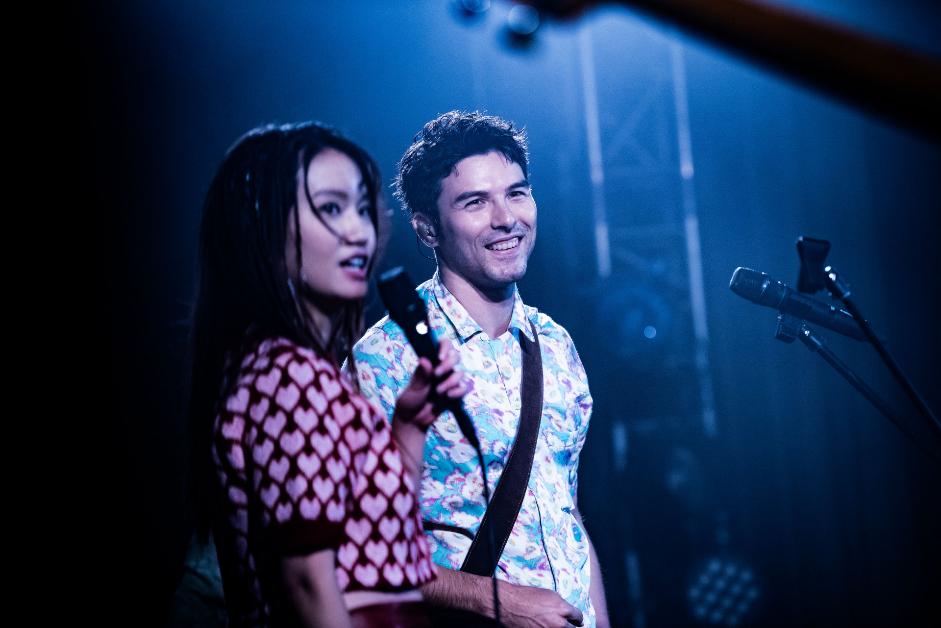 鳳小岳擔任嘉賓猛放電,團員笑稱「心臟露一拍」