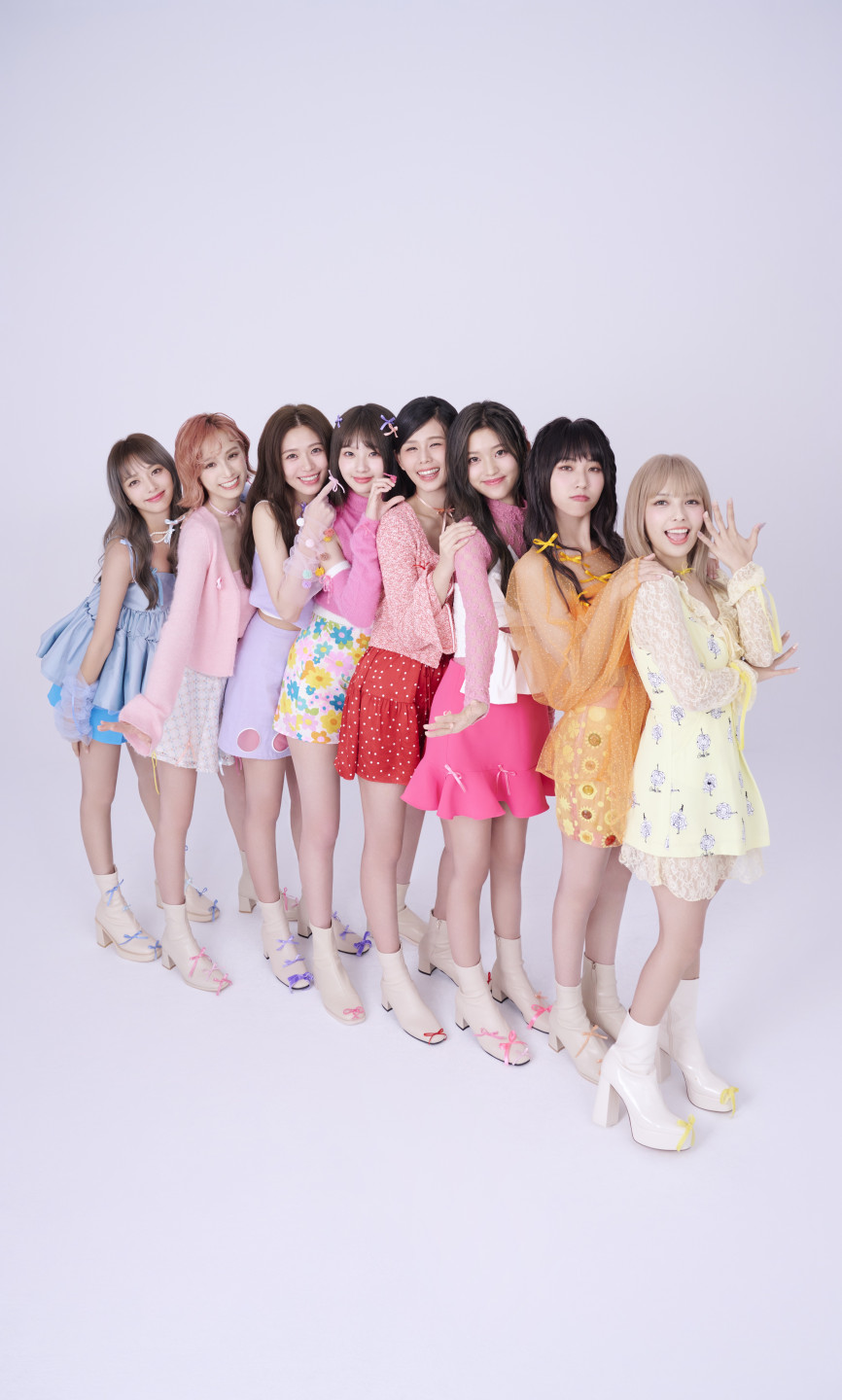 左至右:巧瑜、以芯、Nicole、珮含、容容、朵莉、聖恩、心平