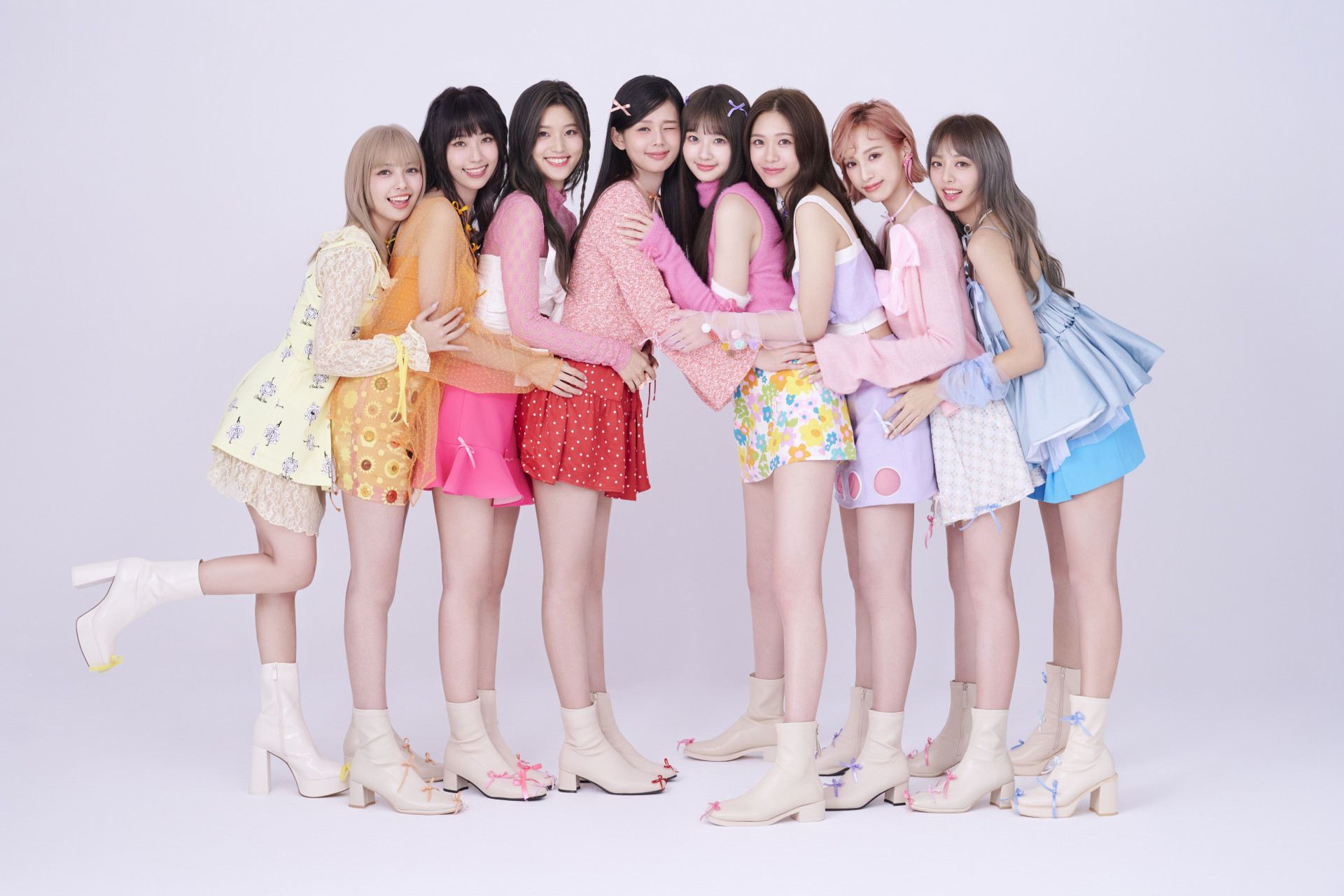 左至右:心平、聖恩、朵莉、容容、珮含、Nicole、以芯、巧瑜