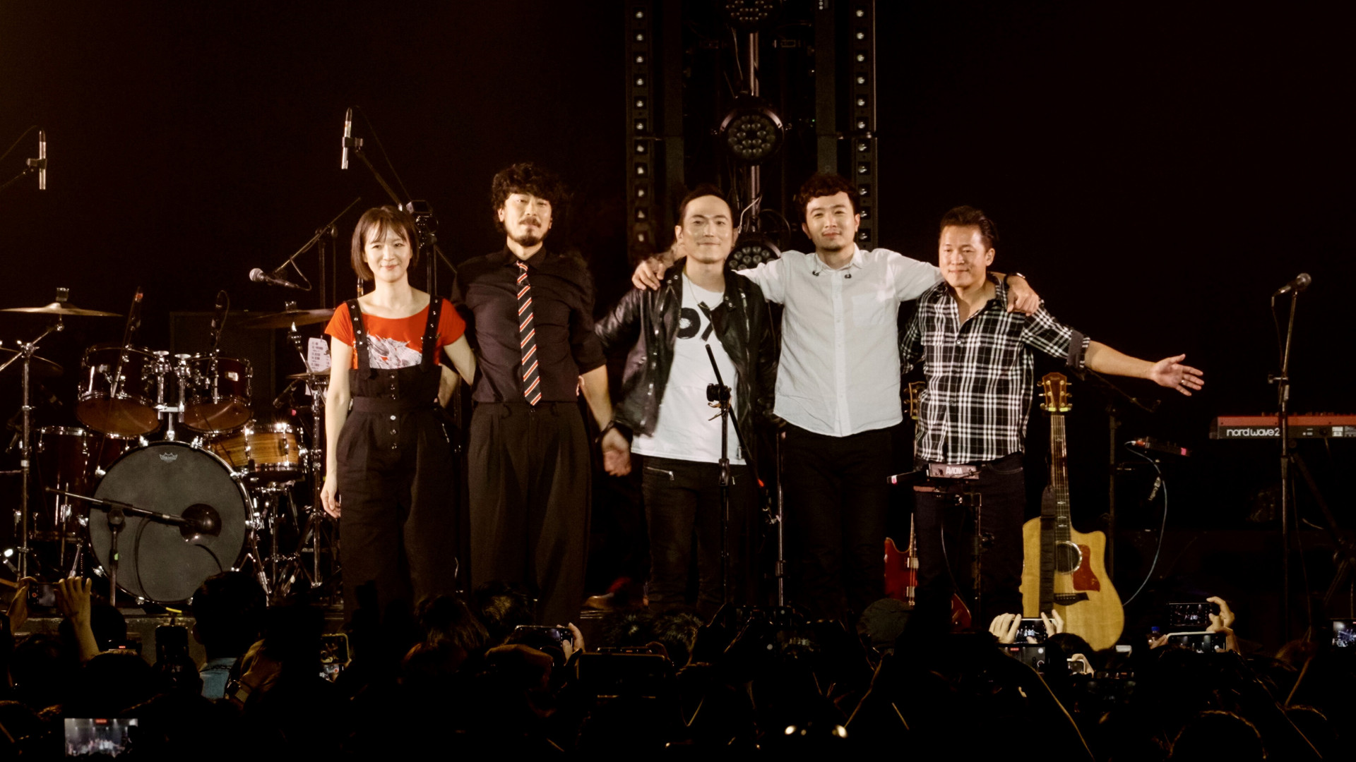 復團演出埋彩蛋 找回離團鍵盤手限定回歸,難得重現五人編制