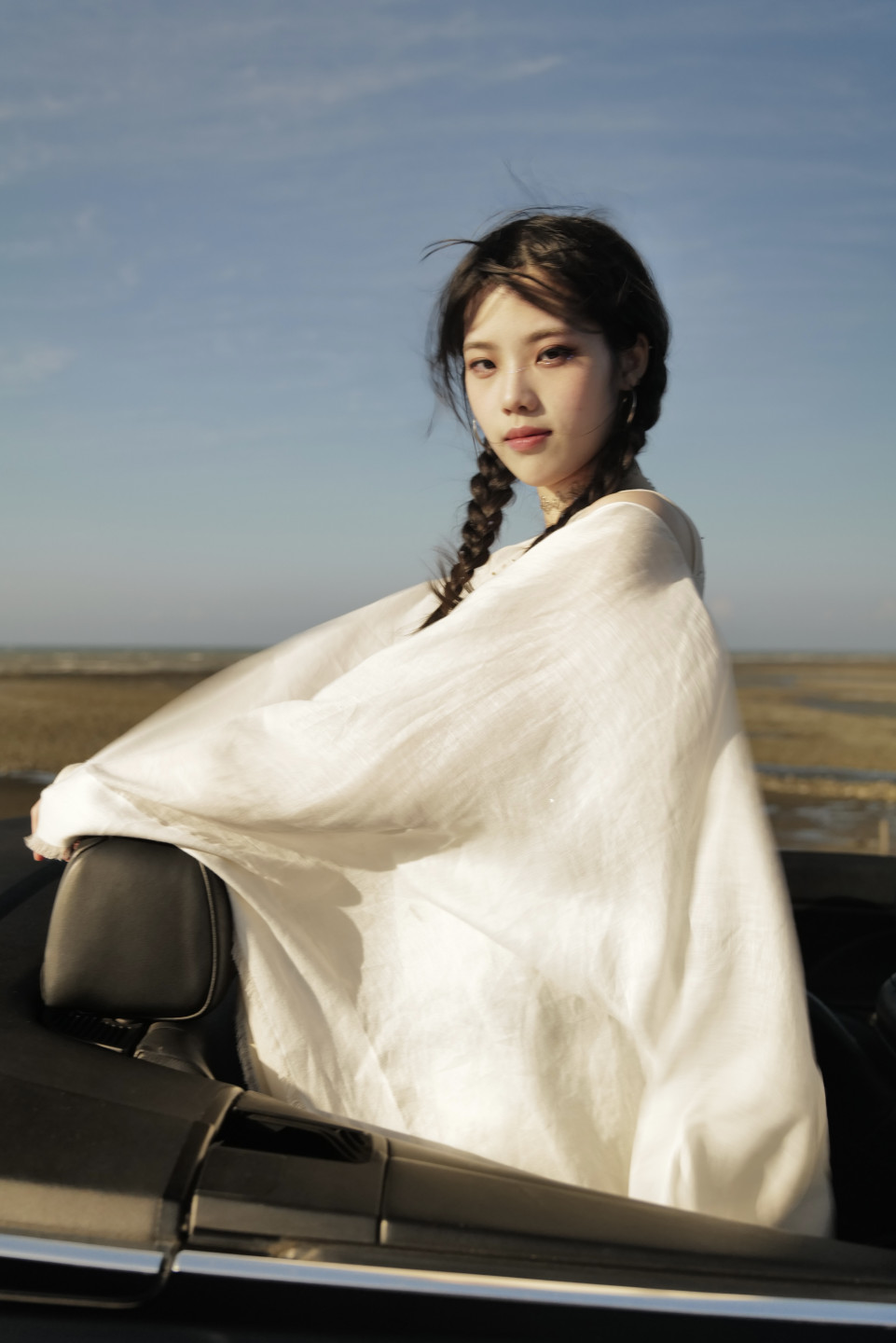 Sabrina胡恂舞〈Cloudy Love 〉MV劇照2