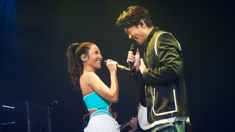 梁文音慶15周年返鄉開唱回顧出道點滴 曾睡客運站也要北上追夢 首度合體「國民姑丈」羅時豐獻唱新歌