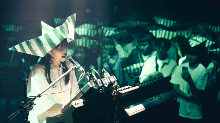 破4500萬網路點擊人氣歌手163braces朵芸 演唱會化身一人樂隊 教授摺紙歌迷紛紛暈船