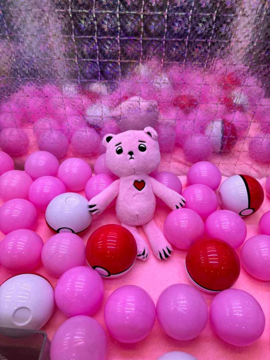 以娃娃的視角 對宇宙發出求救訊號 期待能被找到