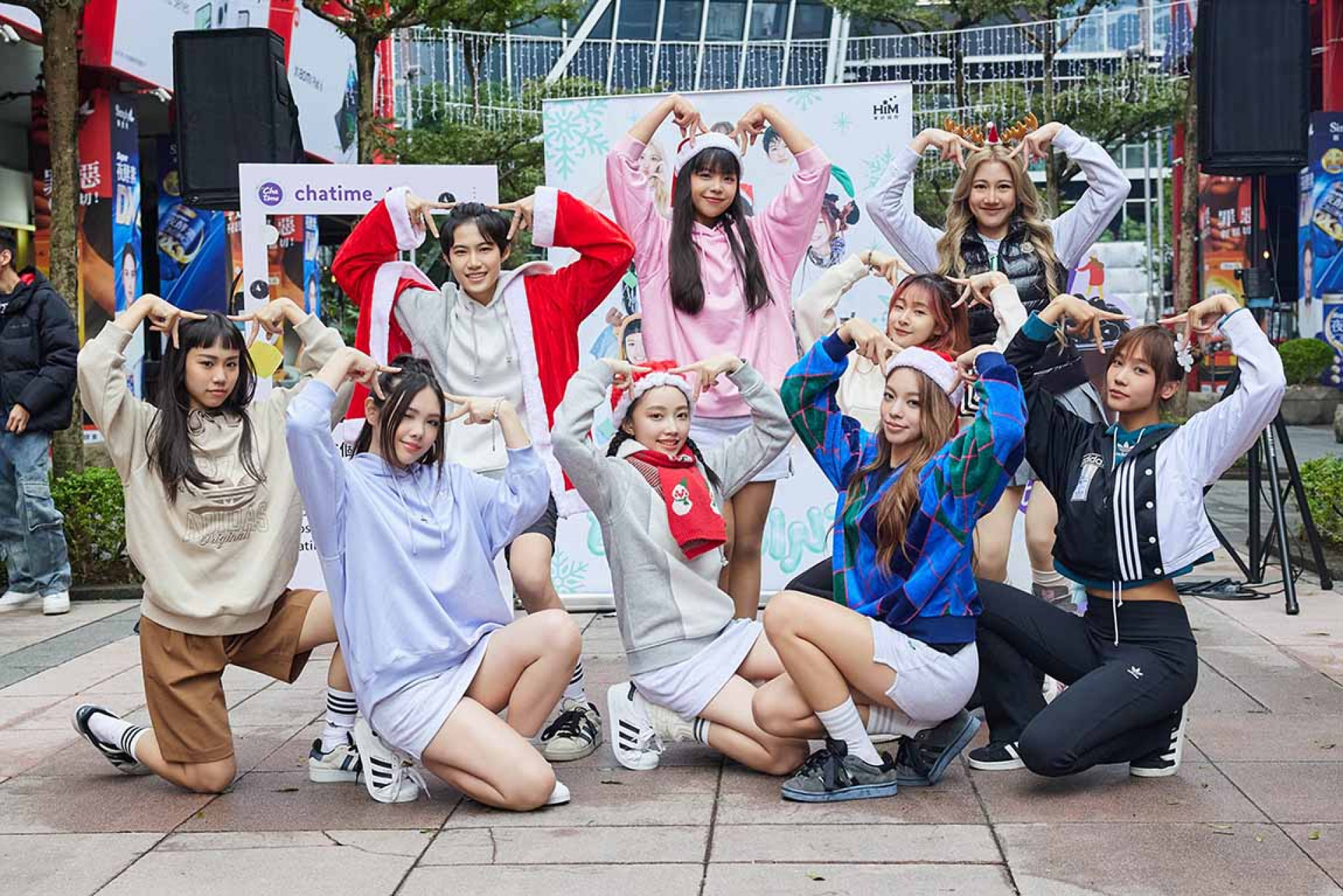 babyMINT(上排左起:言菱 丞妘 晶晶 下排左起:品妡 Vikky 栩栩 粼粼 熙妍 萩璇 1)