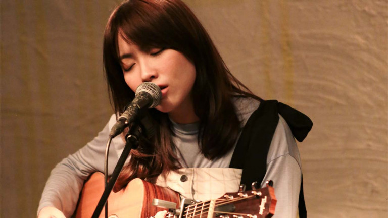 陳佩賢Jesslyn巡演首場登女巫店 觀眾塞滿現場令她直呼：好感動！