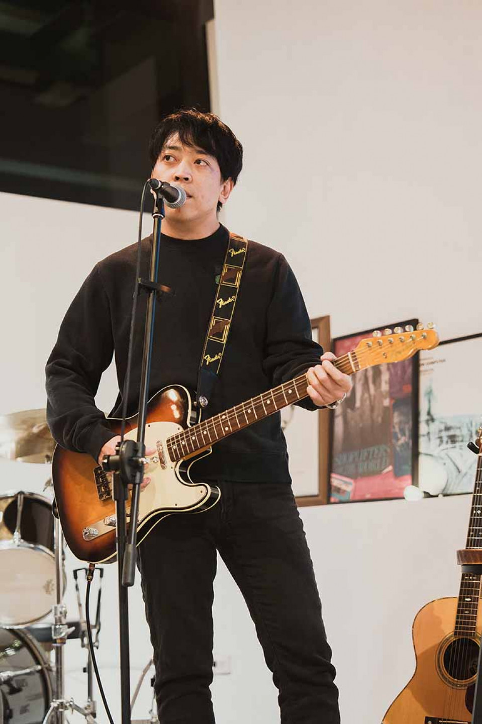 1976主唱阿凱獻唱暖心歌曲齊秦〈外面的世界〉