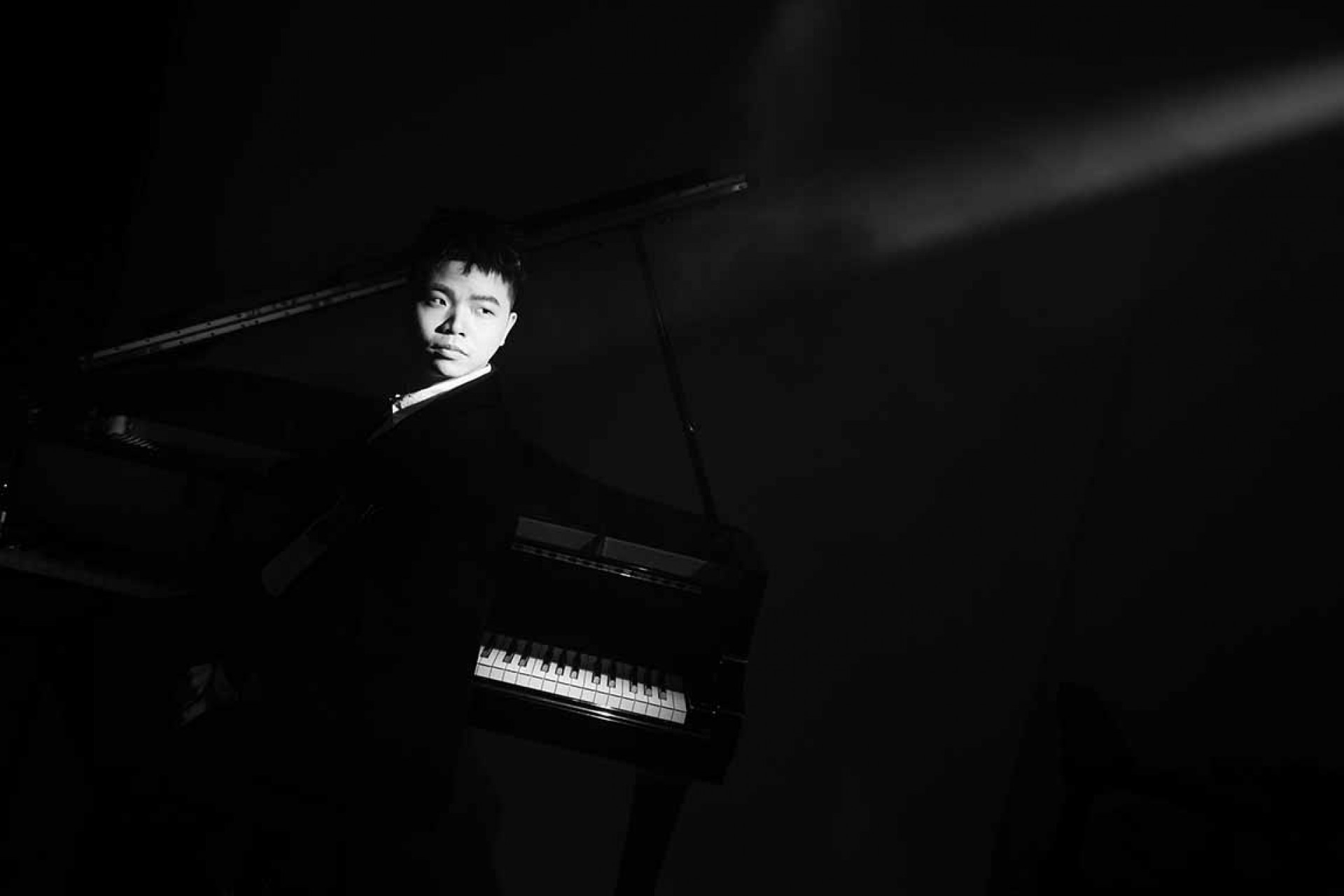 「來自天堂的聲音」 年僅25歲張育瑞來自伯克利音樂學院 一手包辦製作、創作、編曲