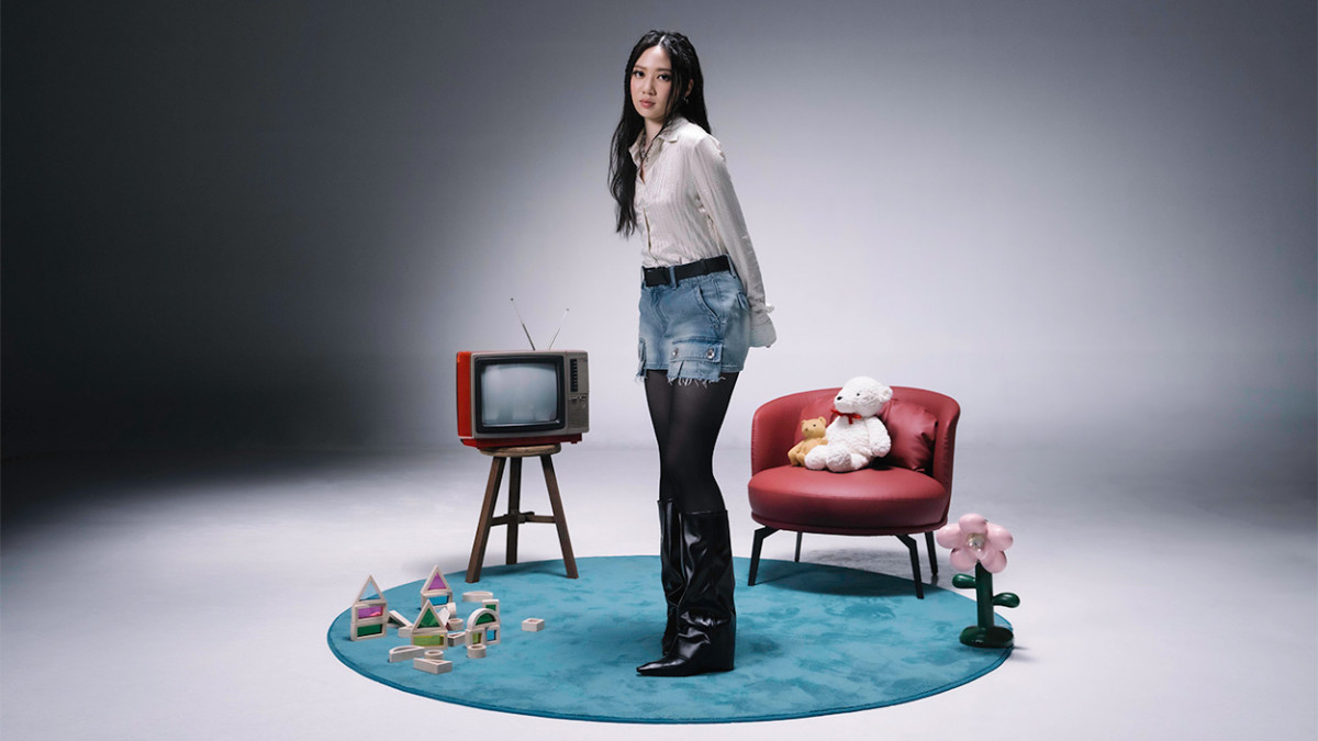 甄濟如Jasmine 20歲生日推出全新英文單曲〈Forever 19〉用歌曲為自己辦成人禮