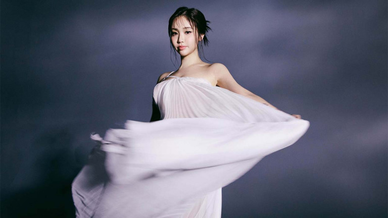 陳芳語驚天女女吻 《自己愛情自己愛》新曲力挺LGBTQ族群 MV克服懼高症升降3米50次