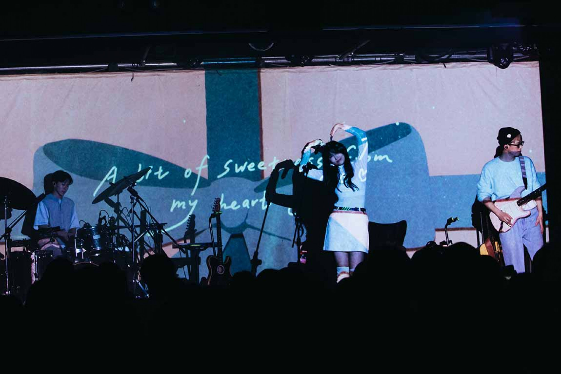 整場視訊、燈光極美 全場徜徉在玠瑋打造的美好國度