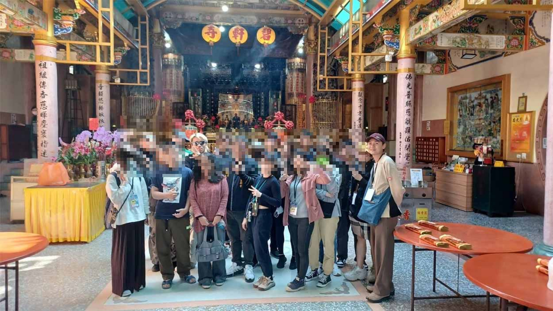 阿跨面履行募資回饋項目,化身導遊帶樂迷遊台南