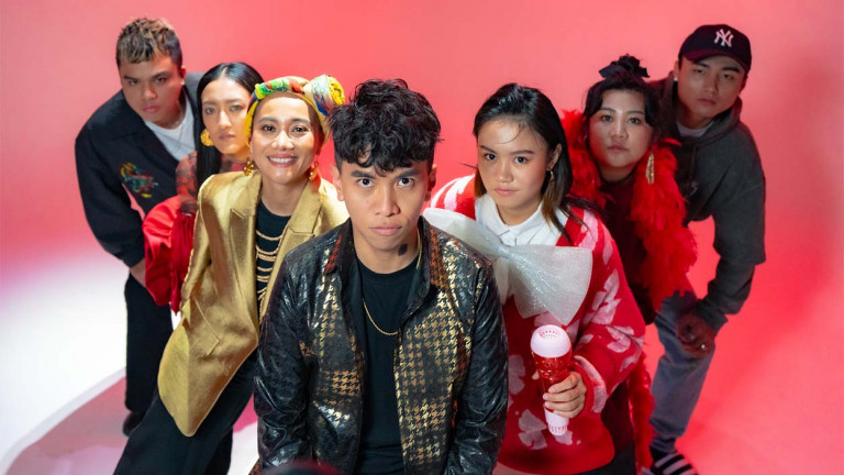 金曲歌后ABAO阿爆領軍原民後浪 推出賀歲電音舞曲〈免緊張〉打造過年採買帶貨神曲！