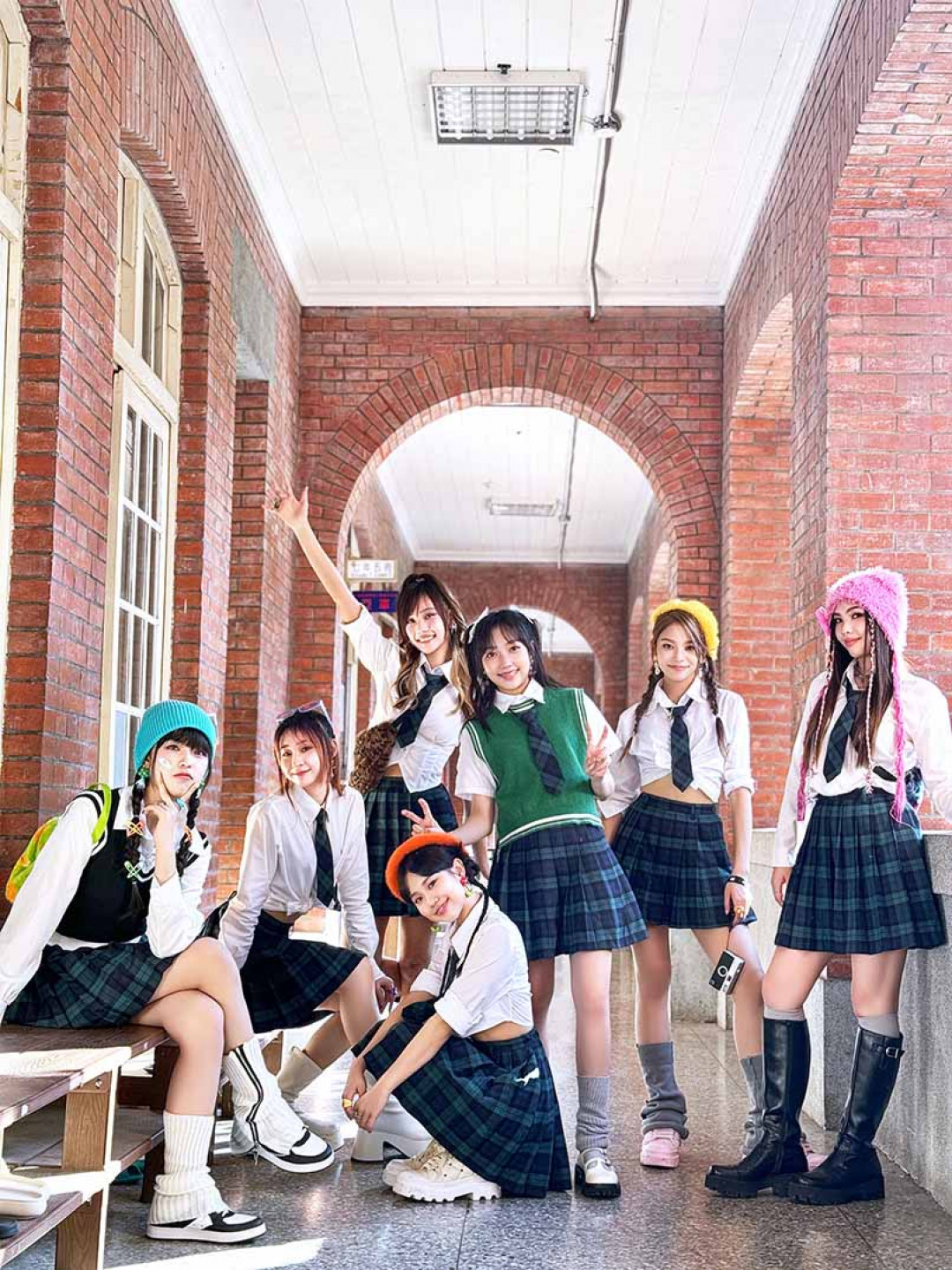 babyMINT 左起:丞妘 熙妍 萩璇(上) 品妡(下) 栩栩 粼粼 Vikky 1