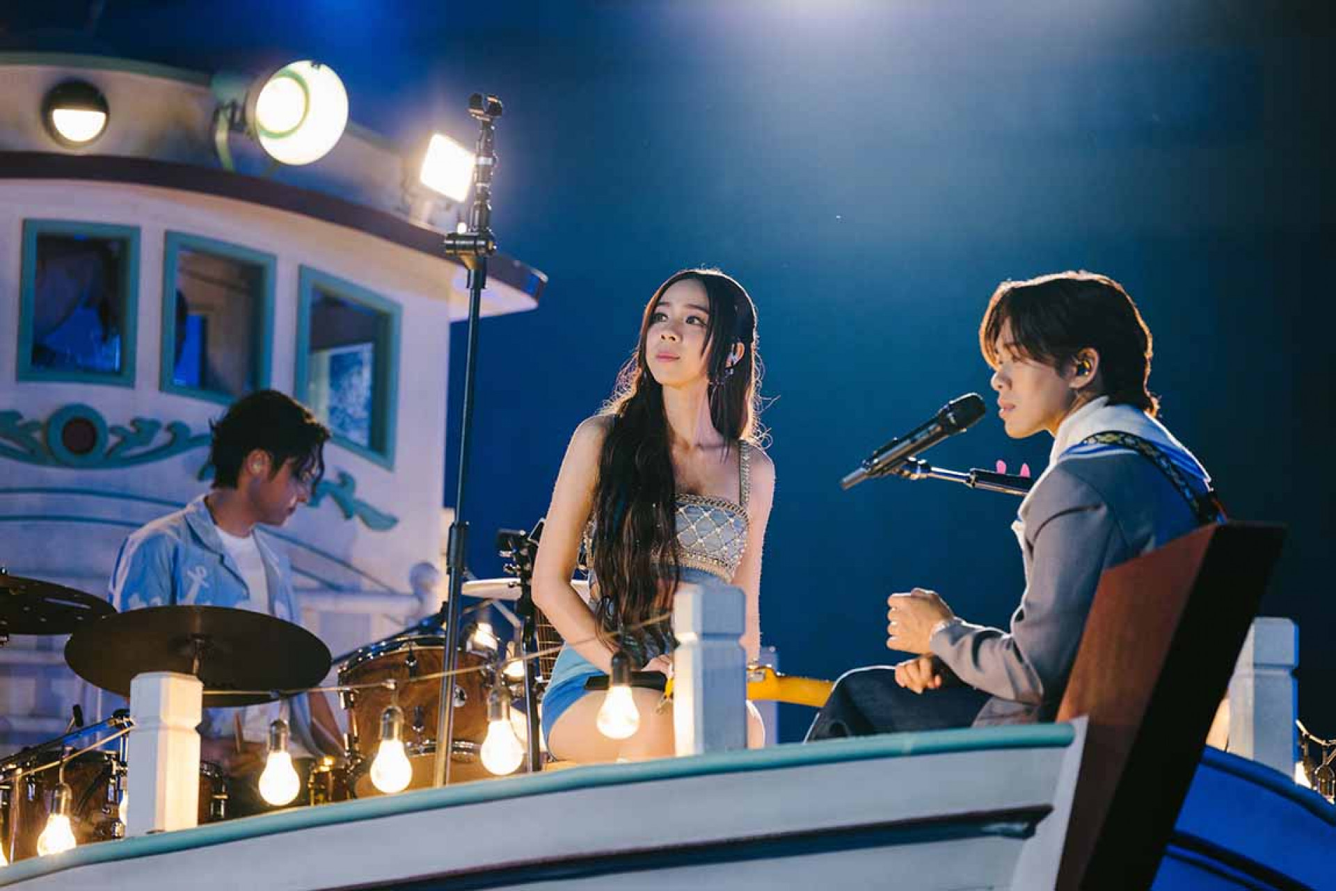 圖08:告五人耗時2個月復刻「閃電爺爺」南方澳漁船 360度零死角環場遨遊。(相信音樂提供)