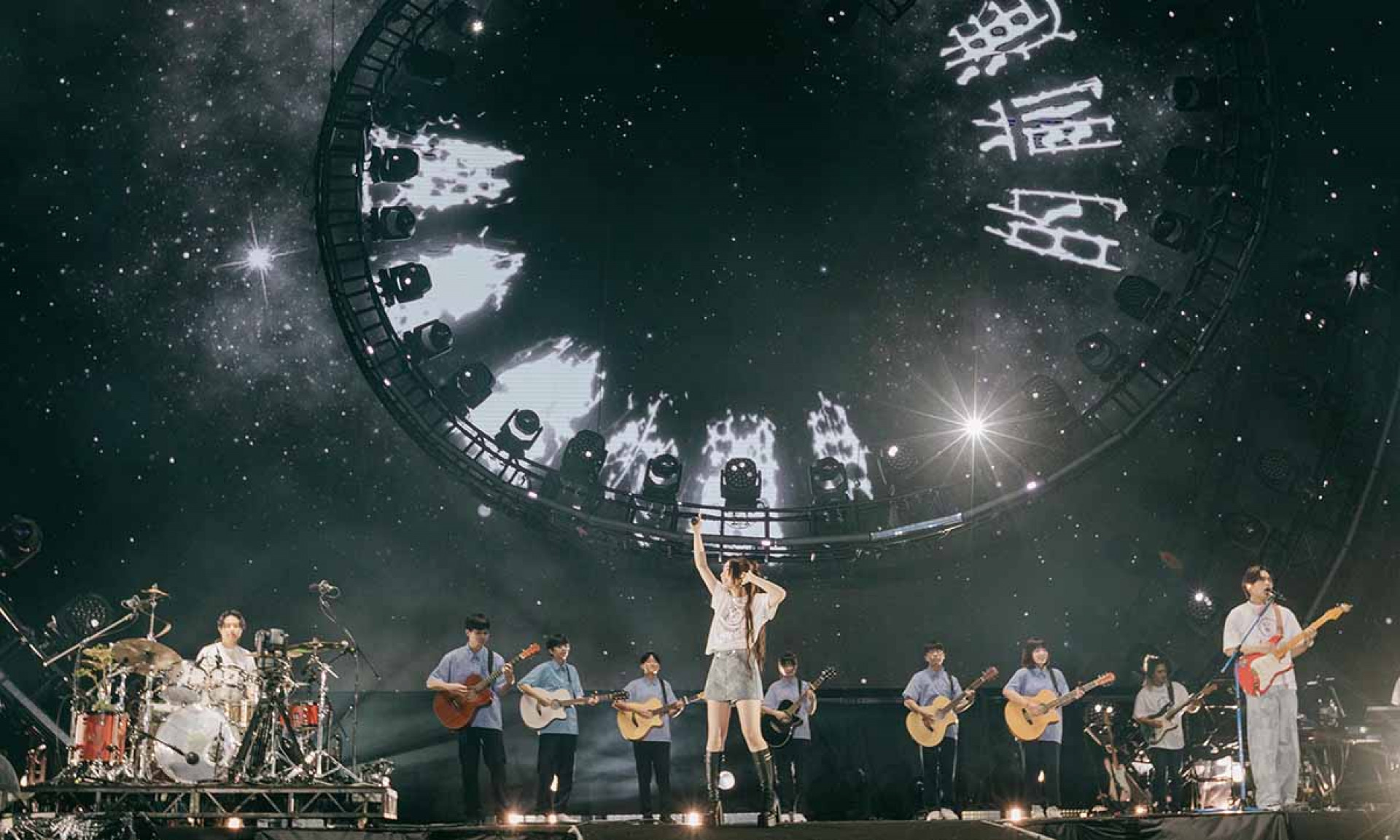 圖08：告五人連2日帶領學弟妹「披星戴月」傳承音樂追夢熱情。（相信音樂提供）