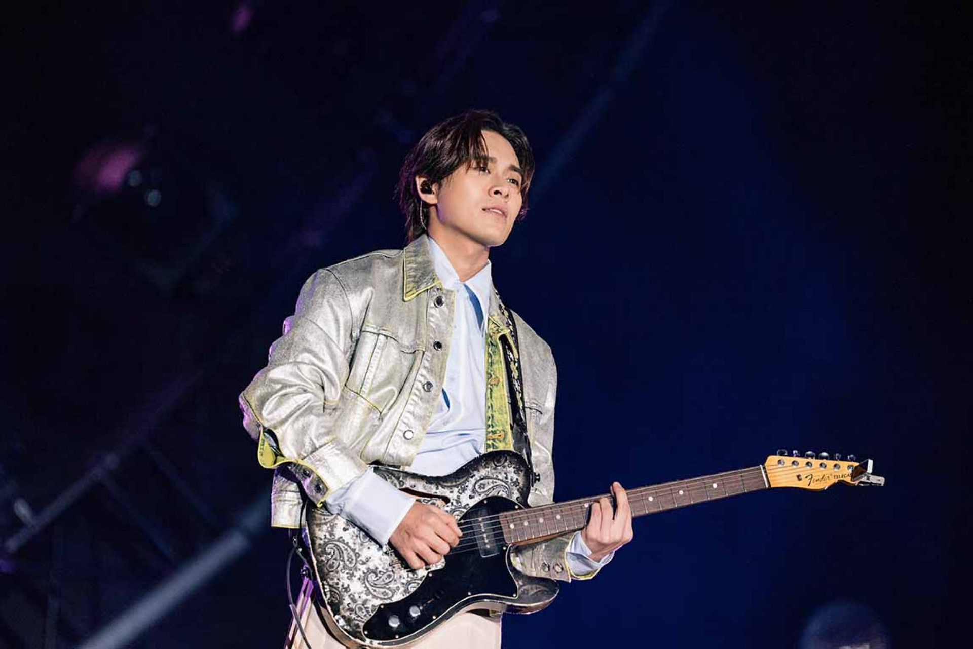 圖02:雲安深情演唱。(相信音樂提供)