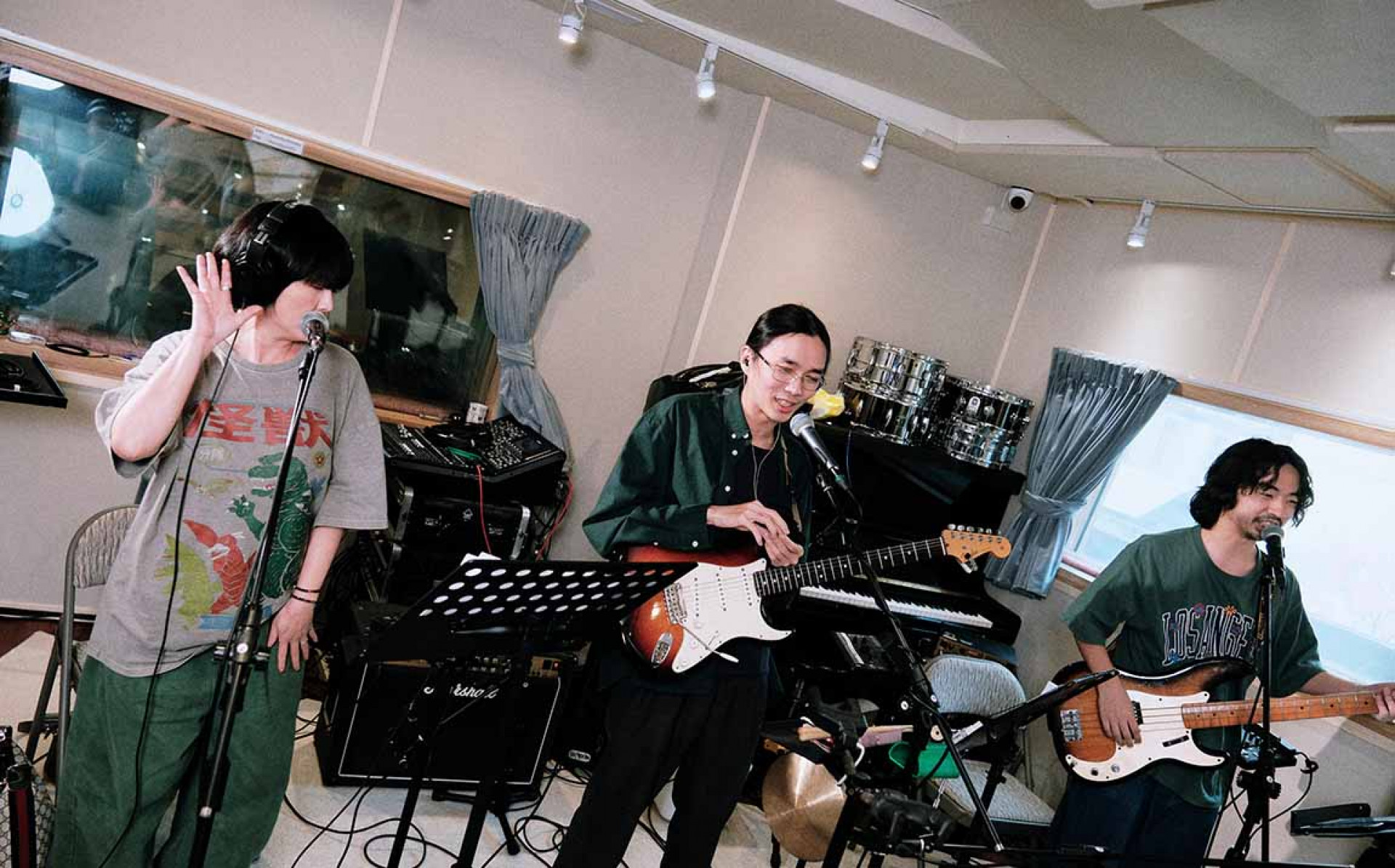 彩排當天搶先釋出合作歌曲〈愛情限時批〉，融入雷鬼編曲邀請樂迷一同搖擺