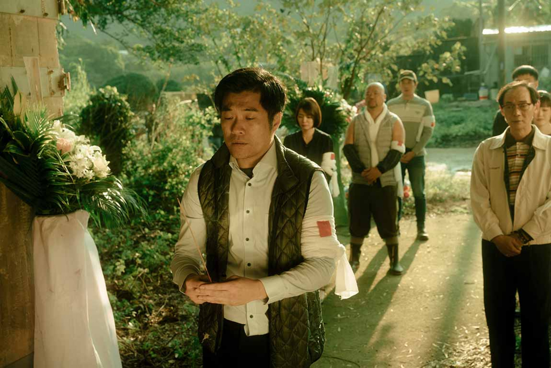 滅火器於清明節前發布〈人生尾路〉MV 台灣鄉野昔日同窗告別儀式惹哭眾網友