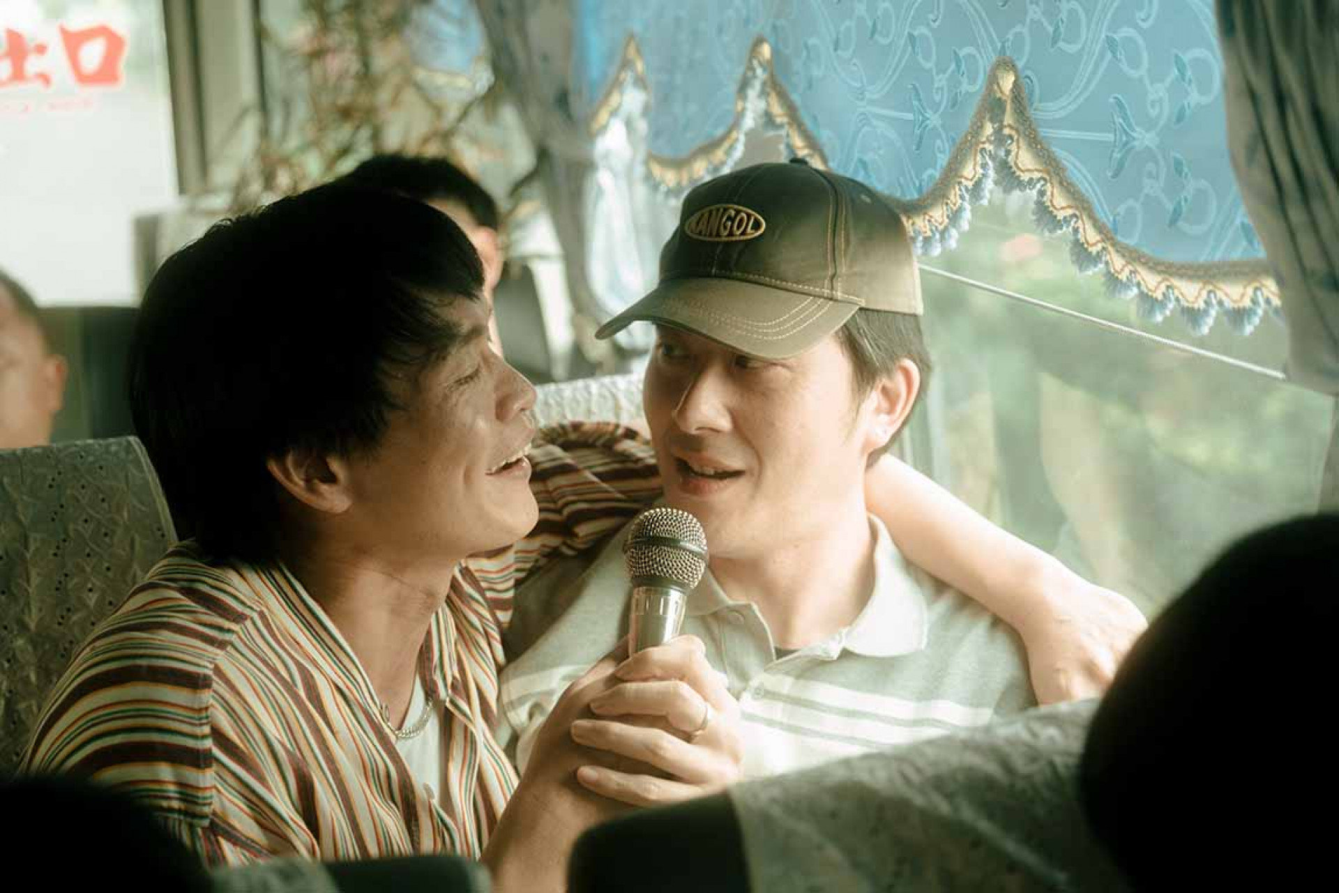 真摯動人的劇情也引起觀眾共鳴,讓歌迷紛紛直呼「我真的哭死」、「太感人了吧!」、「想起我的舅公了」